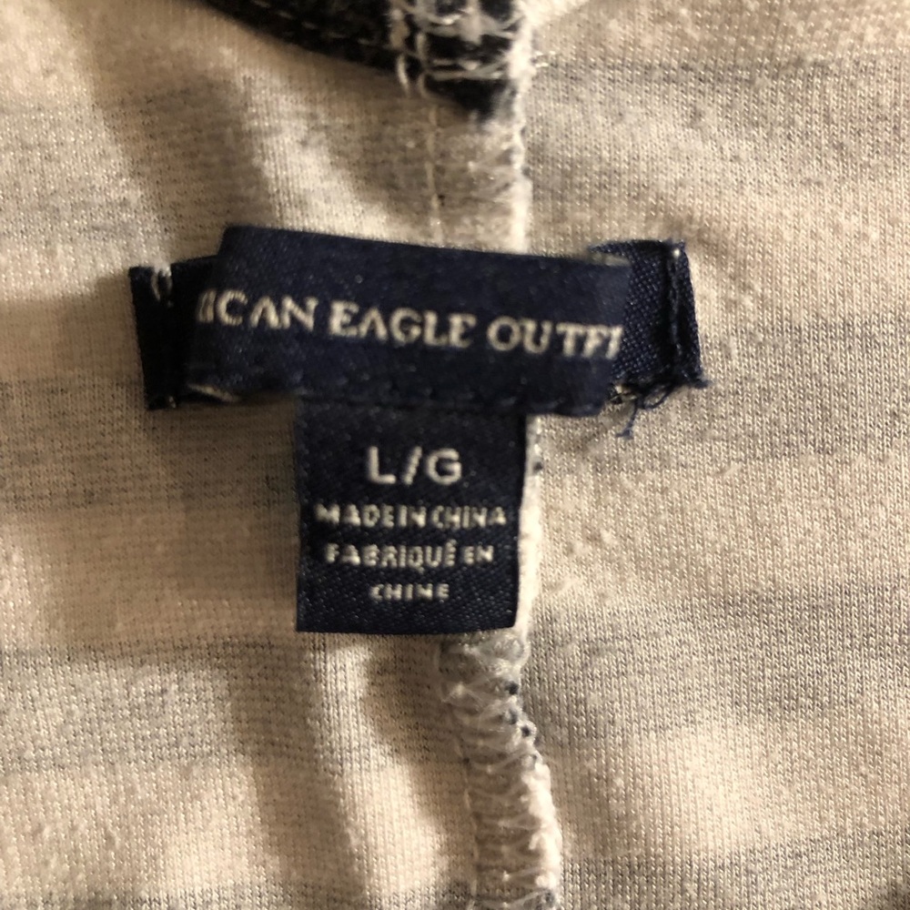 American Eagle semi open back stripped shirt - Picture 3 of 5